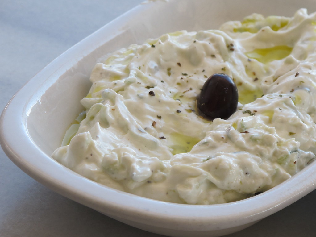 5 Easy & Healthy Dips Made With Greek Yogurt